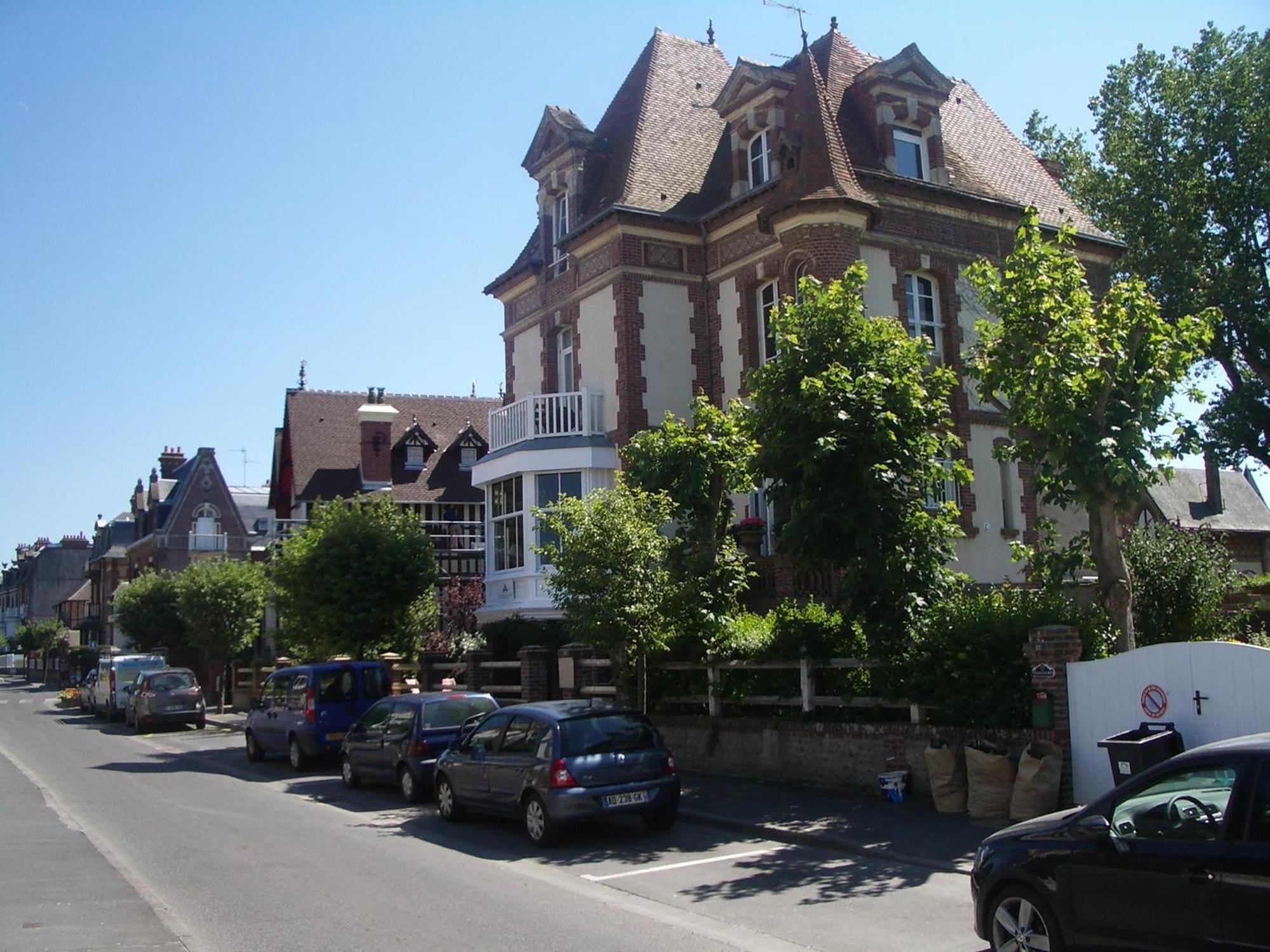 La Maison D'Emilie Houlgate Exterior photo